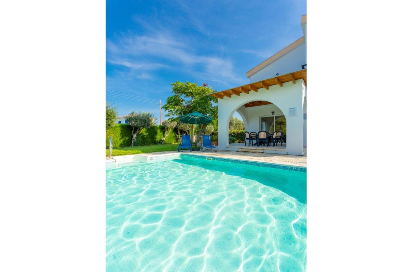 Sun Beach Villa Tria Polis Kültér fotó