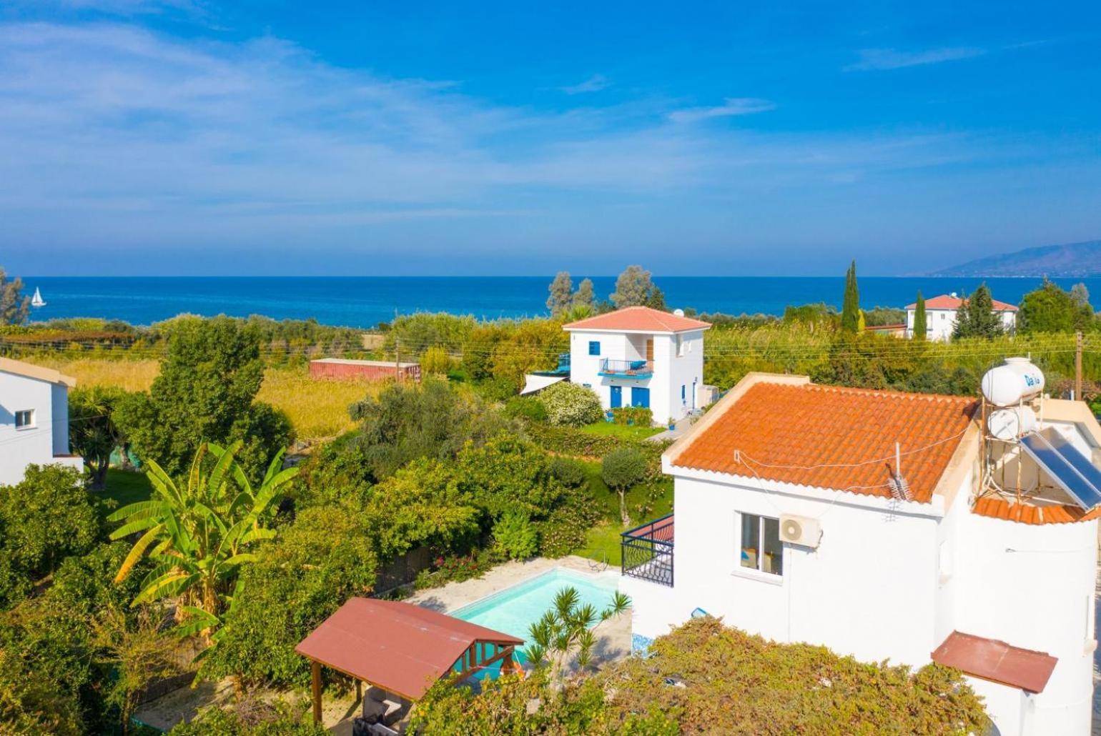 Sun Beach Villa Tria Polis Kültér fotó